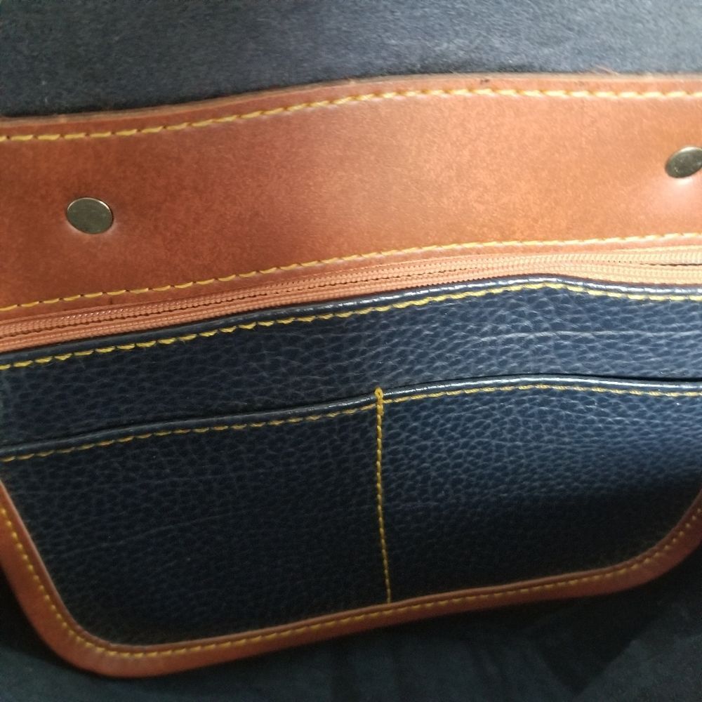 Dooney & Bourke 1980's Vintage Leather Bag - Picture 6 of 15